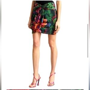 FARM RIO Blooming Garden Women's Size Small Black Lined Wrap Mini Skirt